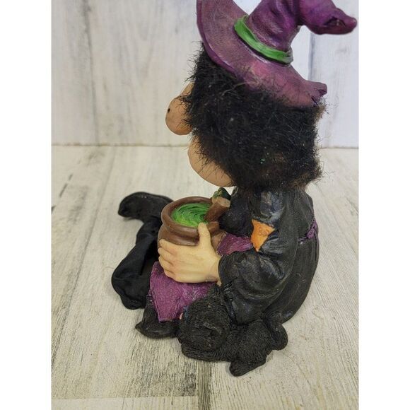 Halloween spooky Hollow sitting witch feet dangle potion frog - Picture 10 of 11